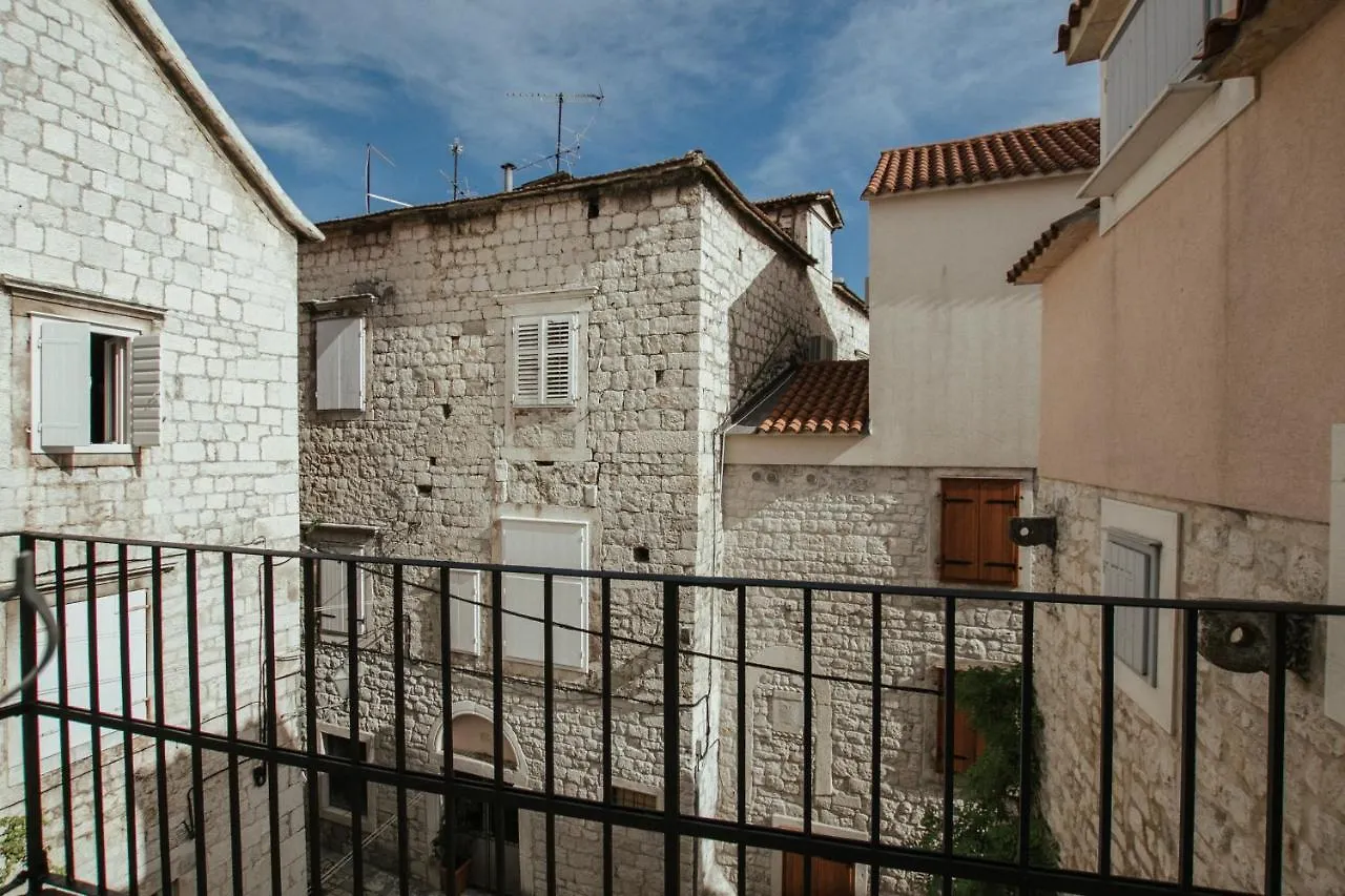 Franka Hotel Trogir Guest house