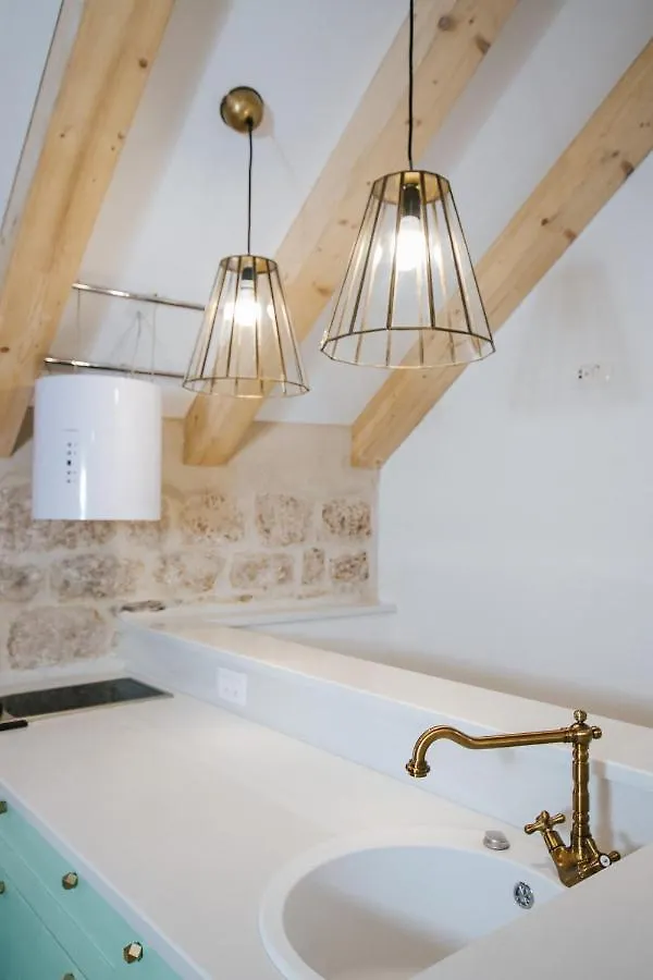 Franka Hotel Trogir Guest house