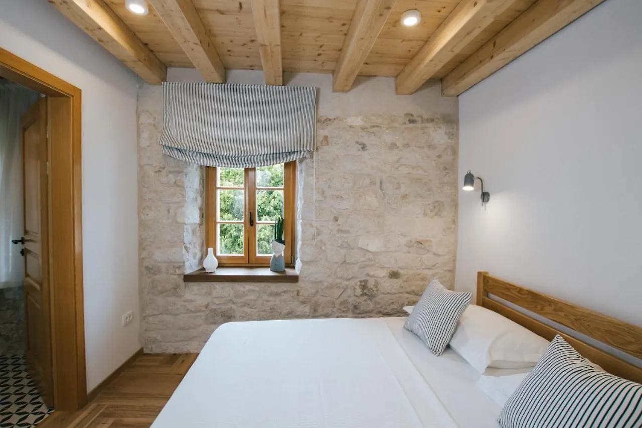 Franka Hotel Trogir Guest house
